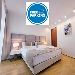 https://aparthotel-friendhouse.krakowhotelspoland.com